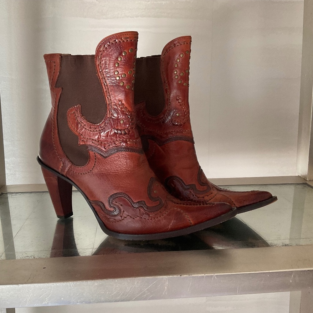 Cutest ever Charlie Horse High Heeled Cowboy Boots!